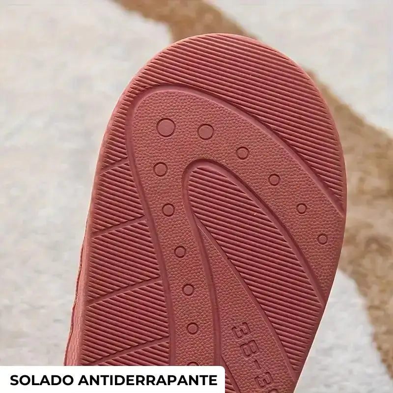 Pantufa Feminina Peluciada Antiderrapante - Confitt [Calçados - Sandálias - Inverno] 13 - Pantufa Ortopédica Feminina Peluciada Antiderrapante - Confitt Importe Go 